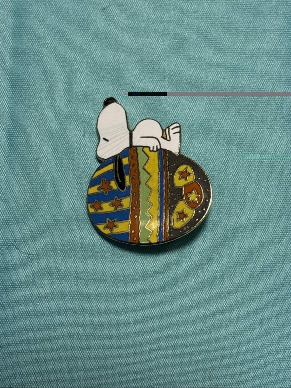 Snoopy easter egg Pin - Blue, Yellow, White